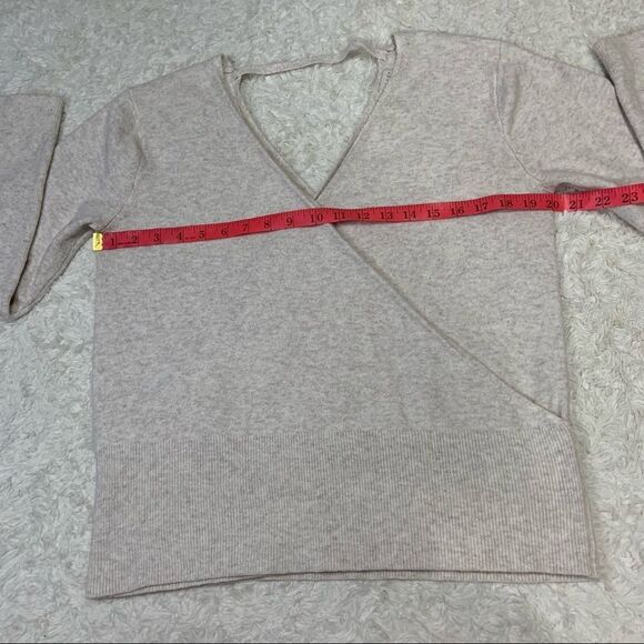 𝅺hinge Deep V Cross over sweater - Picture 10 of 10